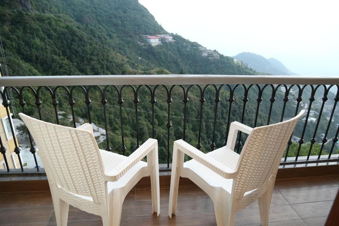 Shining Hills Hotel Mussoorie Exterior photo