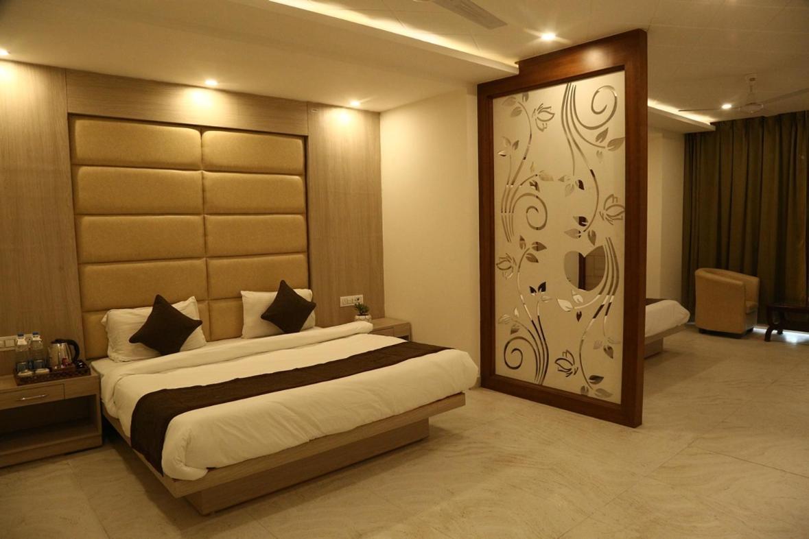Shining Hills Hotel Mussoorie Exterior photo